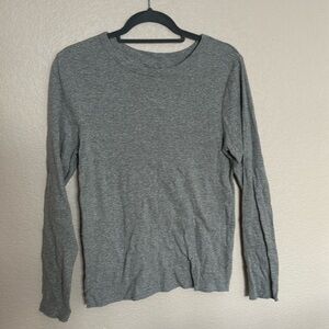Gray long sleeve shirt